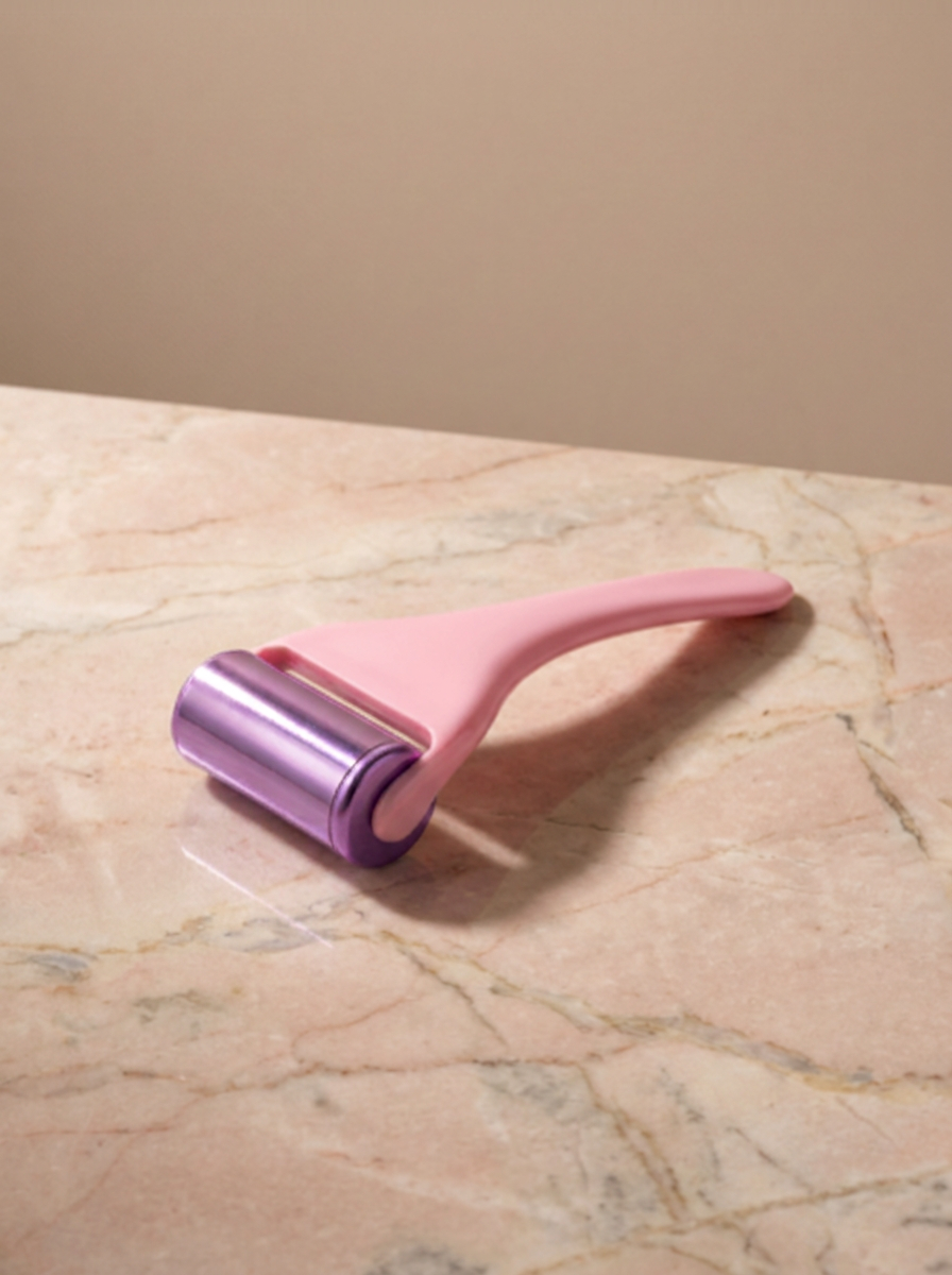Facial Ice Roller — Depuff, Tighten & Soothe in 60 Seconds